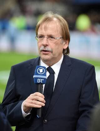 FUSSBALL INTERNATIONAL TESTSPIEL in Paris, Saint-Denis im Stade de France Frankreich - Deutschland 13.11.2015 DFB-Interims-Praesident Rainer Koch (Deutschland) 