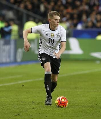 Matthias Ginter (GER) . Einzelaktion am Ball . Frankreich-Deutschland . Fussball-Länderspiel 2015, Freundschaftsspiel . Paris, FRA, 13.11.2015 ,