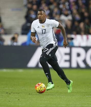 Jerome Boateng (GER) . Einzelaktion am Ball . Frankreich-Deutschland . Fussball-Länderspiel 2015, Freundschaftsspiel . Paris, FRA, 13.11.2015 ,