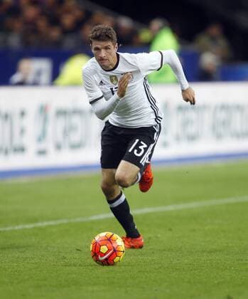 Thomas Müller (GER) . Einzelaktion am Ball . Frankreich-Deutschland . Fussball-Länderspiel 2015, Freundschaftsspiel . Paris, FRA, 13.11.2015 ,