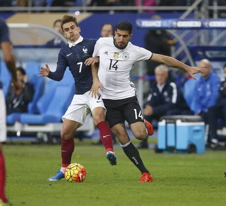 V.li. Antoine Griezmann (FRA), Emre Can (GER) . Frankreich-Deutschland . Fussball-Länderspiel 2015, Freundschaftsspiel . Paris, FRA, 13.11.2015 ,