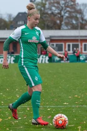 Michelle Ulbrich (SV Werder Bremen, 5) Freisteller, Einzelbild, Aktion, Fussball, Allianz Frauen-Bundesliga, SV Werder Bremen - Bayer 04 Leverkusen, xobx