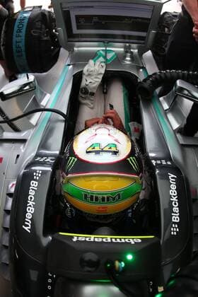 Motorsports: FIA Formula One World Championship WM Weltmeisterschaft 2015, Grand Prix of Brazil, 44 Lewis Hamilton (GBR, Mercedes AMG Petronas Formula One Team), xHOCHxZWEIx