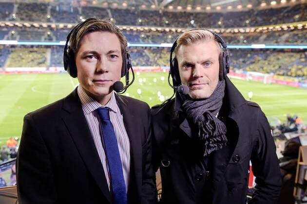 Fußball, EM Quali, Schweden - Dänemark, Schweden vor Spielbeginn 151114 Kanal 5s kommentatorer Niklas Jarelind och Johan Arneng under fotbollsmatchen i EM-kvalets playoff mellan Sverige och Danmark den 14 november 2015 i Stockholm.  Copyright: NiklasxLarssonx xBILDBYRN BB151114NL001