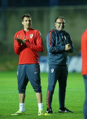 PXL_Croatia national football team training 14.11.2015., Zagreb, Croatia - Croatia national football team training at Hitrec-Kacian pitch ahead of their friendly match against Russia in Krasnodar on 17 November 2015. Mario Mandzukic, Ante Cacic.  SlavkoxMidzor PIXSELL