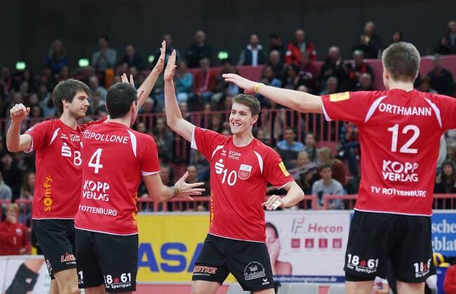 Volleyball 1. Bundesliga Saison 2015 2016 TV Rottenburg - TSV Herrsching 14.11.2015 JUBEL TV Rottenburg; Felix Isaak, Federico Cipollone, Tom Strohbach und Felix Orthmann (v.li.) 