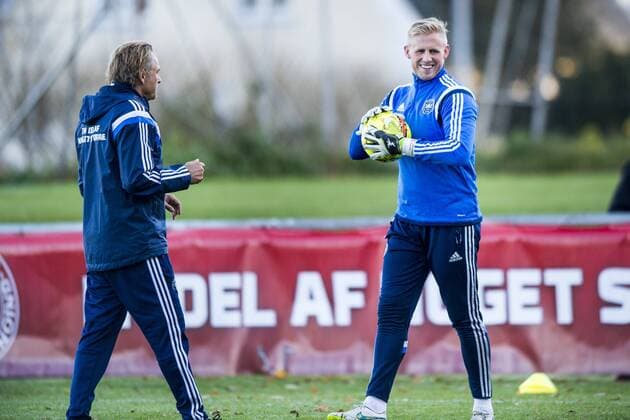 151115 Dänemark Kasper Schmeichel - Training Dänemark 15 november 2015 in Helsingör  Copyright: LUDVIGxTHUNMAN BB151115LT030