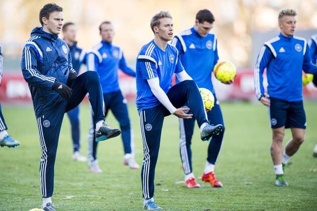 151115 Dänemark William Kvist und Viktor Fischer - Training Dänemark 15 november 2015 in Helsingör  Copyright: LUDVIGxTHUNMAN BB151115LT034