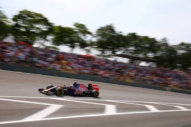Brazilian Grand Prix, Sao Paulo 12 - 15 November 2015 14.11.2015 - Qualifying, Max Verstappen (NED) Scuderia Toro Rosso STR10 