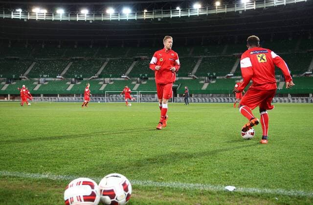 SOCCER - AUT vs SUI, friendly match, preview VIENNA,AUSTRIA,15.NOV.15 - SOCCER - OEFB international match Länderspiel Austria vs Switzerland, friendly match, preview, training team AUT. Image shows Marc Janko and David Alaba (AUT). GEPAxpictures xChristianxOrt