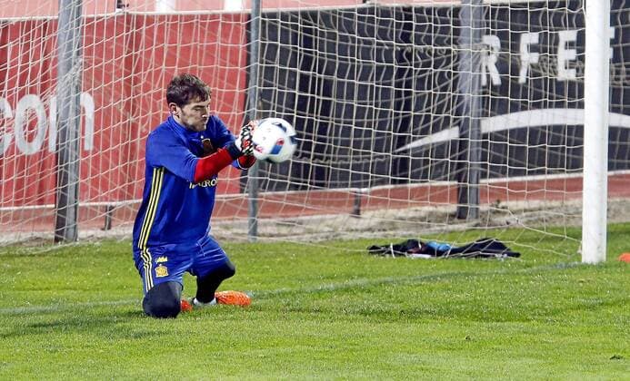 Fußball, Training Nationalmannschaft Spanien Entrenamiento de la Seleccion de Espana. En la imagen, Casillas. Spain s training session. In this picture, Casillas. xBEATRIZxGUZMANx 