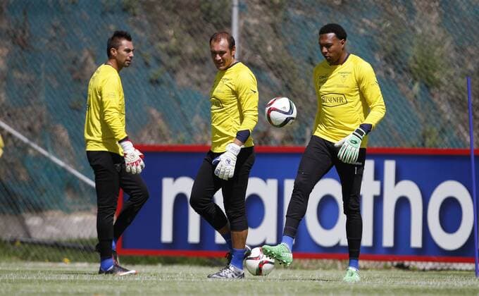Nov. 15, 2015 - Quito, PICHINCHA, ECUADOR - Daniel Azcona, left, Esteban Dreer center and Maximum Banguera during qualifying practice for the World Russia 2018, in Quito, Ecuador, November 15, 2015. Ecuador played in Venezuela on 17 November. Venezuela v Ecuador, Russia 2018 World Cup Qualifying - ZUMAn230