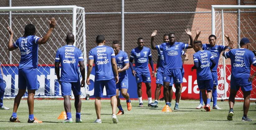 Nov. 15, 2015 - Quito, PICHINCHA, ECUADOR - Ecuadorian team players during training before the match against the selection of Venezuela, in Quito, Ecuador, November 15, 2015. Ecuador played in Venezuela on 17 November. Felipe Caicedo, right in the picture. Venezuela v Ecuador, Russia 2018 World Cup Qualifying  - ZUMAn230