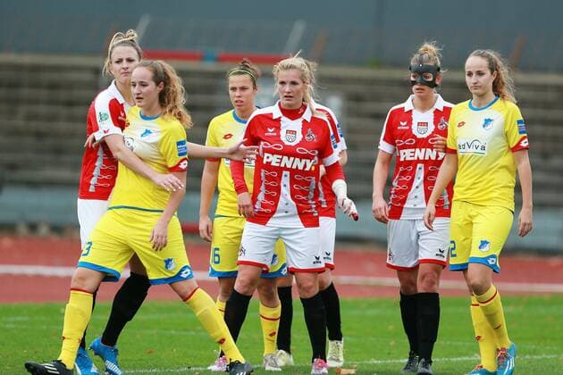 1. FC Köln vs. TSG Hoffenheim Fussball Frauen Bundesliga Mitte: Virginia Kirchberger (1.FC Köln) 15.11.2015