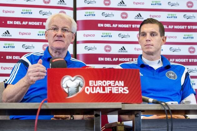 151116 Danmarks förbundskapten Morten Olsen och Daniel Agger under en presskonferens med Danmarks landslag i fotboll den 16 november 2015 i Helsingör.  Copyright: LUDVIGxTHUNMAN BB151116LT018