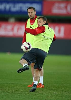 Fußball, Training Nationalmannschaft Schweiz SOCCER - AUT vs SUI, friendly match, preview VIENNA,AUSTRIA,16.NOV.15 - SOCCER - OEFB international match Länderspiel Austria vs Switzerland, friendly match, preview, final training team SUI. Image shows Xherdan Shaqiri (SUI). GEPAxpictures xChristianxOrt