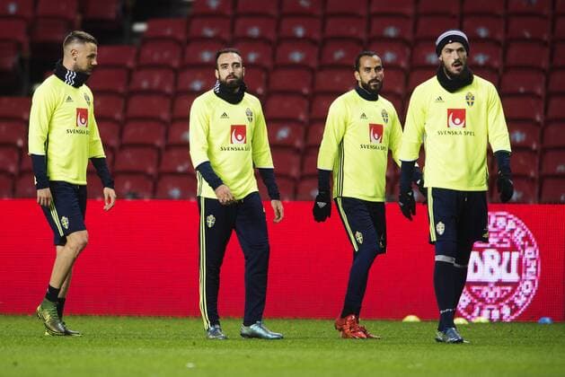 Fußball, Training Nationalteam Schweden in Kopenhagen 151116 Alexander Milosevic, Abdul Khalili, Erkan Zengin och Emir Kujovic Training Schweden Nationalteam in Kopenhagen.  Copyright: JOELxMARKLUND BB151116JM023