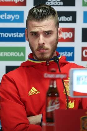 Fußball, PK Nationalteam Spanien - BRUSSELS, BELGIUM: Spain s goalkeeper David de Gea pictured during a press conference PK Pressekonferenz of the Spanish national soccer team, Monday 16 November 2015, in Brussels. Tomorrow Spain is playing the Red Devils, the Belgian national soccer team, in preparation of the Euro2016 European Championships. BRUNOxFAHY  x04741413x