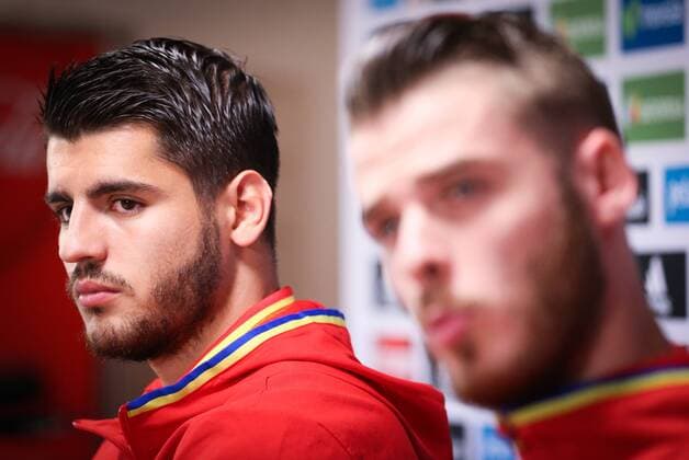 Fußball, PK Nationalteam Spanien - BRUSSELS, BELGIUM: Spain s Alvaro Morata and Spain s goalkeeper David de Gea pictured during a press conference PK Pressekonferenz of the Spanish national soccer team, Monday 16 November 2015, in Brussels. Tomorrow Spain is playing the Red Devils, the Belgian national soccer team, in preparation of the Euro2016 European Championships. VIRGINIExLEFOUR  x04741428x