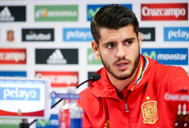 Fußball, PK Nationalteam Spanien - BRUSSELS, BELGIUM: Spain s Alvaro Morata pictured during a press conference PK Pressekonferenz of the Spanish national soccer team, Monday 16 November 2015, in Brussels. Tomorrow Spain is playing the Red Devils, the Belgian national soccer team, in preparation of the Euro2016 European Championships. VIRGINIExLEFOUR  x04741434x