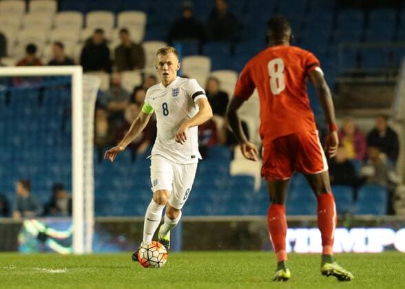 16.11.2015. Amex Stadium, Brighton, England. Euro U21 U 21 Championship Qualifying. England U21 versus Switzerland U21. James Ward-Prowse of England brings the ball forward as Lemi Zakaria of Switzerland looks to challenge xMarkxKertonx  ActionPlus11682196