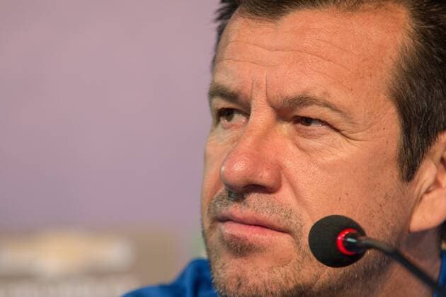 Coletiva e Treino da Sele??o em Salvador SALVADOR, BA - 11 16 2015: COLLECTIVE TRAINING AND SELECTION IN SALVADOR - Dunga, coach of the Brazilian national team Nationalteam gives an interview during the conference of the Brazilian team in Salvador, in preparation for the match against the selection of Peru by qualifying World Cup 2018, held in Pitua?u Stadium. (Photo: Dudu Macedo FotoArena)  DuduxMacedo