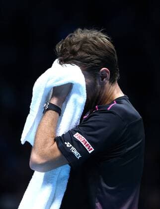 Stan Wawrinka of Switzerland gestures during the match against Rafael Nadal of Spain at the ATP Tennis Herren World Tour Finals at the O2 Arena in London Nov. 16, 2015. Stan Wawrinka lost 0-2. ) (SP)BRITAIN-LONDON-TENNIS-ATP FINAL-NADAL VS WAWRINKA HanxYan 