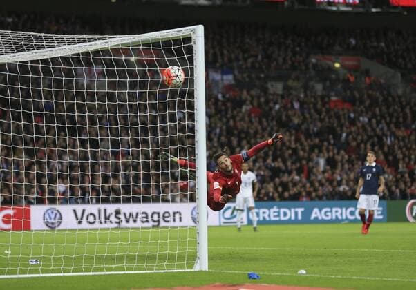 17.11.2015. Wembley Stadium, London, England. International football friendly, England versus France. France s Hugo Lloris can only watch as the shot by England s Dele Alli beats hm to make it 1-0. xNigelxCookex  ActionPlus11682475
