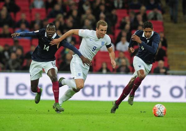 Football - 2015 2016 International Friendly Länderspiel - England vs. France Raphael Varane and Blaise Matuidi of France and Harry Kane of England at Wembley. COLORSPORT ANDREW COWIE 
