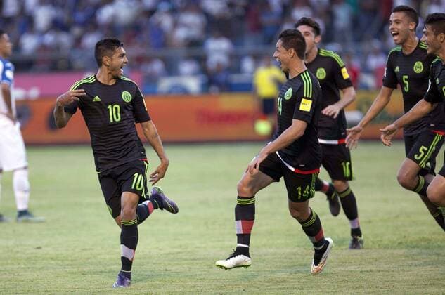 SAN PEDRO SULA, Nov. 17, 2015 -- Mexico s Jesus Corona (L) celebrates after scoring during a Group A football match in round 4 of the 2018 FIFA World Cup WM Weltmeisterschaft Fussball qualification preliminaries against Honduras in San Pedro Sula, Honduras, Nov. 17, 2015. Mexico won the game 2-0. ) (jp) (sp) (SP)HONDURAS-SAN PEDRO SULA-SOCCER-HONDURAS VS MEXICO RAFAELxOCHOA 