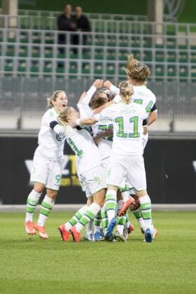Fußball, UWCL, VfL Wolfsburg - FC Chelsea; Vanessa Bernauer (Wolfsburg, 18) Jubel, Torjubel, Freude, Emotion, Torerfolg, Aktion, action, goal, goal celebration, celebrates. xtgx