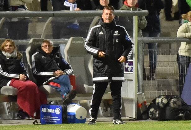 Fußball, Damen, Champions League, 1. FFC Frankfurt - Lilleström SK 18.11.2015, xjhx, Fussball UEFA Champions League, 1.FFC Frankfurt - LSK Kvinner, emspor, v.l. Trainer Colin Bell (1.FFC Frankfurt)