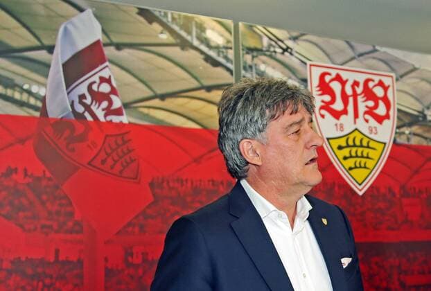 VfB Stuttgart Lernzentrum Deutschland, Stuttgart, 18.11.2015, 1. Fussball-Bundesliga, Saison 2015 2016, VfB Stuttgart, Pressekonferenz VfB Lernzentrum, Neues Fair Play Projekt für Jugendliche: Bernd Wahler (Präsident VfB Stuttgart).