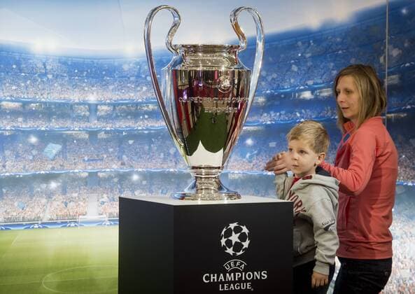 The UEFA Champions League trophy is displayed within Trophy Tour in Prague, Czech Republic, November 20, 2115. (CTKxPhoto VitxSimanek) CTKPhotoP201511200727701  VIS 002