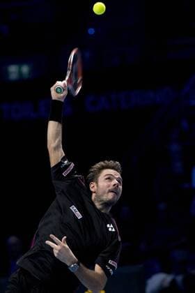 20.11.2015. The O2, London, England. ATP Tennis Herren Tennis Tour Finals. Day 6. Stan Wawrinka (SUI) 4 serves during his match with Andy Murray (GBR) 2 . Wawrinka won the match 7-6, 6-4. xStephenxBartholomewx  ActionPlus11683140