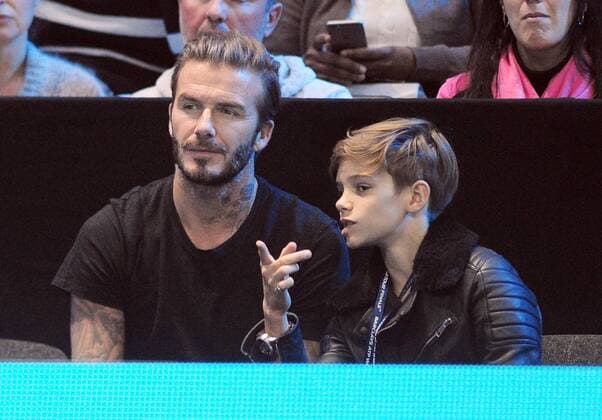 Tennis - 2015 ATP Tennis Herren World Tour Finals at The O2 - Day Six Semi Final Singles: Rafael Nadal (Spain) vs. Novak Djokovic (Serb) Footballer David Beckham watches the match with his son Romeo COLORSPORT ANDREW COWIE 