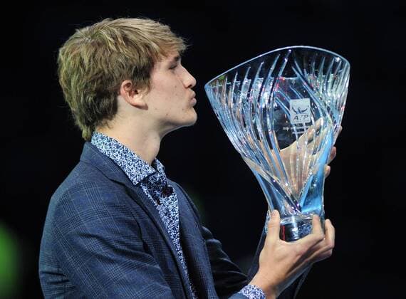 Tennis - 2015 ATP Tennis Herren World Tour Finals at The O2 - Day Six Young Star of tomorrow award Alex Zverev of Germany receives his award for the Youngest player in the top 100 ATP rankings.,The 18 year old has reached no. 74. COLORSPORT ANDREW COWIE 