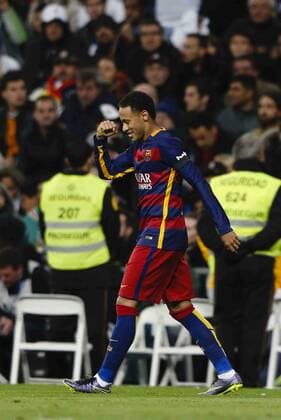 21.11.2015. Madrid, Spain. Neymar Da Silva Santos Junior (11) FC Barcelona Barca celebrates the goal for (0-2) after scoring during the La Liga football match between Real Madrid and FC Barcelona at the Santiago Bernabeu stadium in Madrid, Spain, November 21, 2015. xEnriquexdexlaxFuentex  ActionPlus11683503