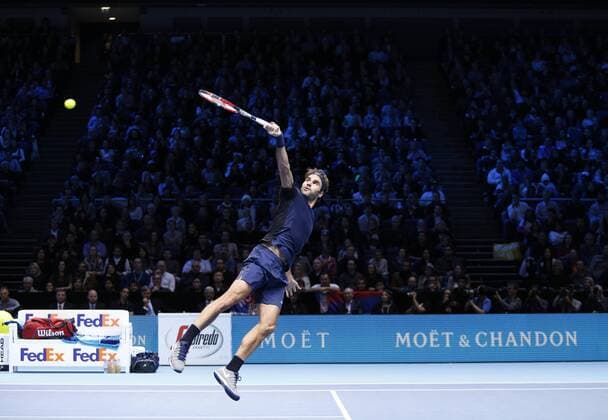 22.11.2015 the O2 London, England. ATP Tennis Herren Tour Finals Day 8. Novak Djokovic (SRB) defeats Roger Federer (SUI) in his men s singles Final match by a score of 6-3, 6-4 during Day Eight Barclays ATP World Tour Finals from the O2 Arena xHongboxChenx  ActionPlus11683886