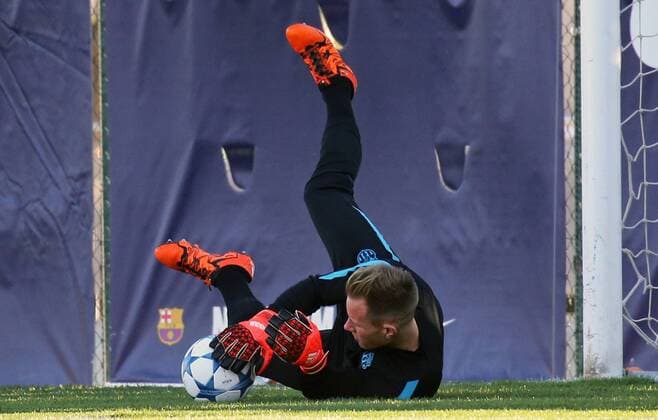 Fußball, Champions League, FC Barcelona Training BARCELONA -november 23- BARCELONA: Andre Ter Stegen in the FC Barcelona Barca training previous to the Champions League match against Roma. Photo: Joan Valls Urbanandsport Cordon Press 