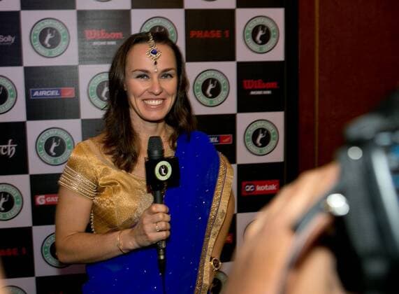 Champions Tennis League 2015, Players Party, Martina Hingis mit TV Mikrofon, Tennis - Champions Tennis League 2015 - - - Mumbai - Maharashtra - India - 23 November 2015.