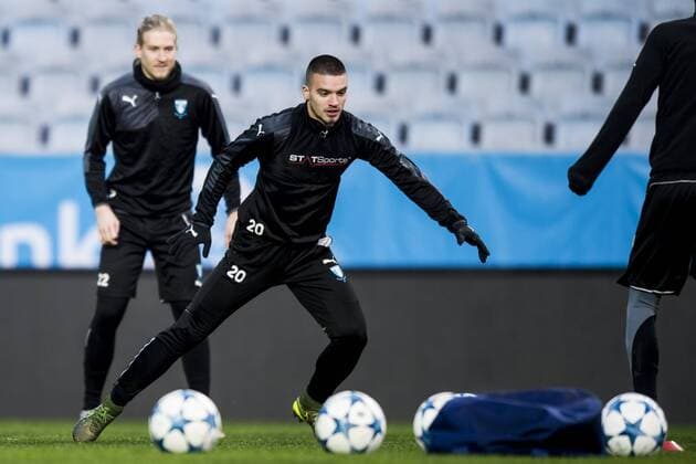 Fußball, Champions League, Malmö FF Training 151123 Malmö FFs Vladimir Rodic under en träning inför fotbollsmatchen i Champions League den 23 november 2015 i Malmö.  Copyright: PETTERxARVIDSON BB151123PA008