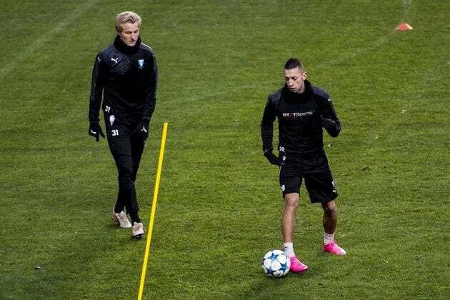 Fußball, Champions League, Malmö FF Training 151123 Malmö FFs Franz Brorsson och Nikola Djurjic under en träning inför fotbollsmatchen i Champions League den 23 november 2015 i Malmö.  Copyright: PETTERxARVIDSON BB151123PA019