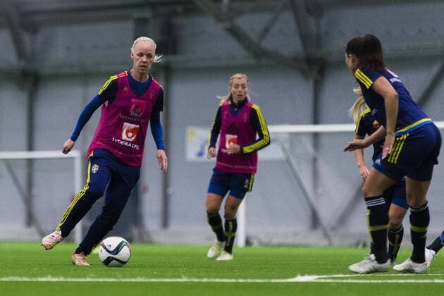 Fußball, Damen, WM, Nationalteam Schweden Training 151123 Sveriges Caroline Seger under en träning med det svenska damlandslaget i fotboll den 23 november 2015 i Stockholm.  Copyright: ANDREASxLxERIKSSON BB151123BB097