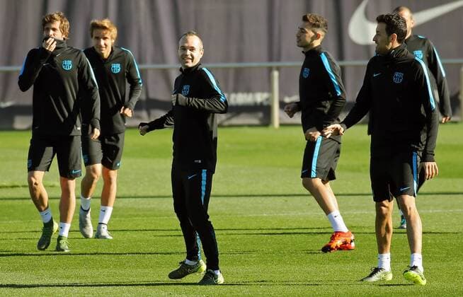 Fußball, Champions League, FC Barcelona Training Nov. 23, 2015 - BARCELONA -november 23- BARCELONA: Andres Iniesta in the FC Barcelona Barca training previous to the Champions League match against Roma. Photo: FC Barcelona Training and press conference PK Pressekonferenz  - ZUMAn230
