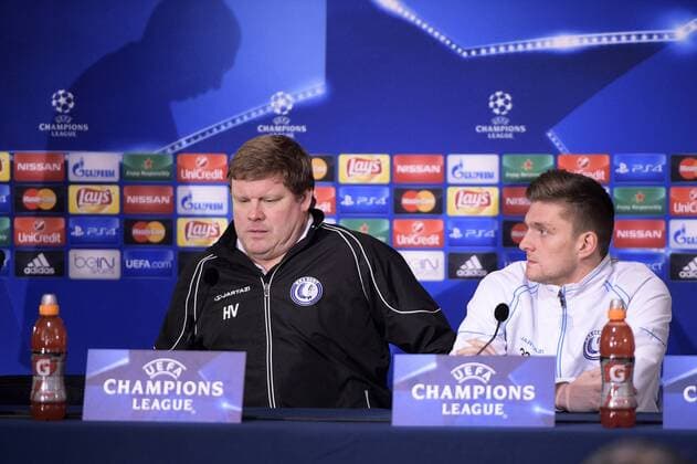 Fußball, Champions League, KAA Gent PK - LYON, FRANCE: Gent s head coach Hein Vanhaezebrouck and Gent s Thomas Foket pictured during a press conference PK Pressekonferenz of KAA Gent, in Lyon, France, Monday 23 November 2015. Belgian first league soccer team KAA Gent will play tomorrow its fifth game in the group H, in the group stage of the Uefa Champions League competition against French club Olympique Lyonnais . YORICKxJANSENS  x04744878x