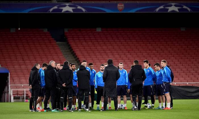 Fußball, Champions League, Dinamo Zagreb Training GNK Dinamo training - London, UK 23.11.2015.,London - Nogometasi GNK Dinamo Zagreb odradili trening na Emirates stadionu i odrzali konferenciju za medije uoci sutrasnjeg ogleda s Arsenalom.  MarkoxPrpic PIXSELL