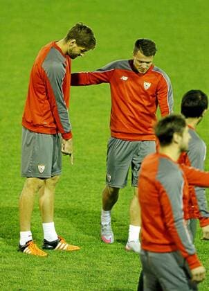 UEFA Champions League 2015 2016. FC Sevilla training session. In this picture, Fernando Llorente and Konoplyanka. xRAMONxNAVARROx 