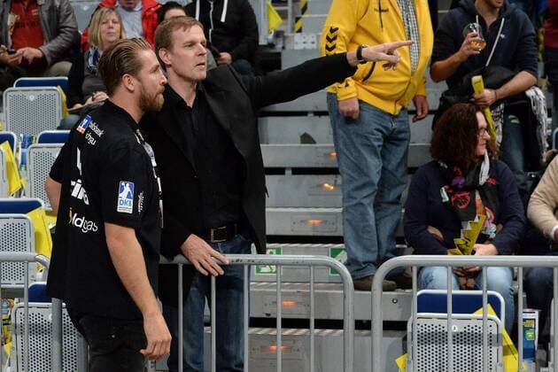 24.11.2015, xjhx, Handball HBL, Rhein Neckar Löwen - Fuechse Berlin, emspor, v.l. Co-Trainer Oliver Roggisch (Rhein Neckar Loewen), Martin Heuberger