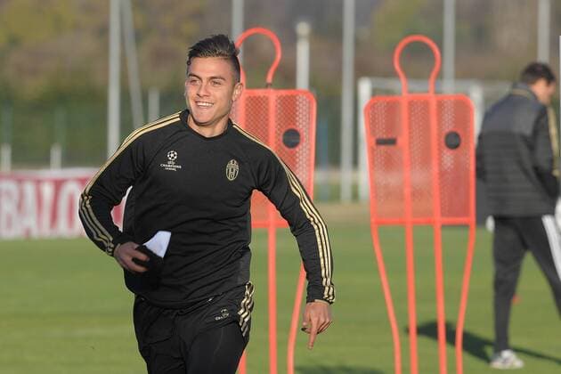 Turin, 24.11.2015 - Fussball - UEFA Champions League 2015 2016 - Training Juventus Turin - paulo dybala sorridente - xHOCHxZWEIx xItalyxPhotoxPressx 